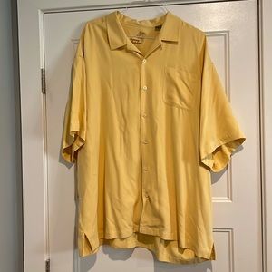 Tommy Bahama Button Down